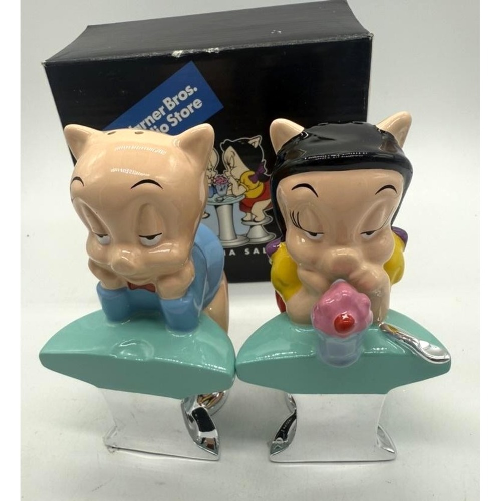 Vintage Warner Bros Studio Store Porky Petunia Salt Pepper Shakers 2000 Ceramic - Picture 2 of 8